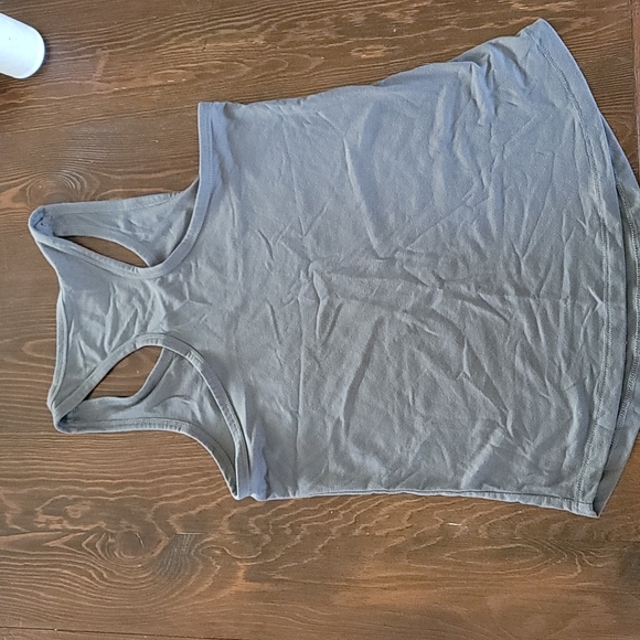 Tank - Picture 3 of 3